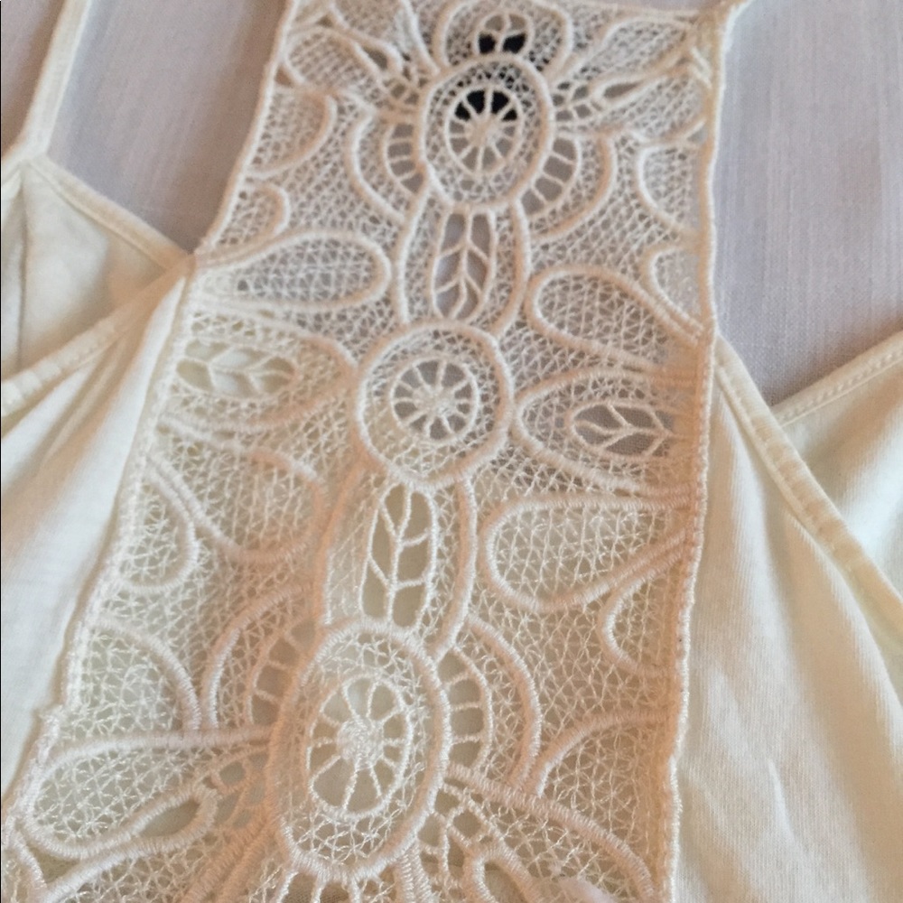 BRAND NEW AE Ruffled Camisole - Picture 3 of 4